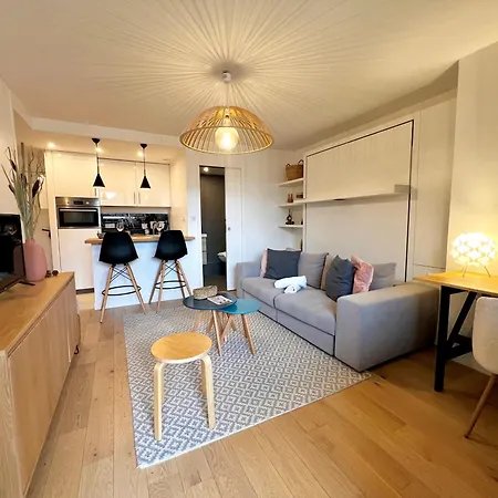 Larsenal Avec Parking, Centre De Apartment *